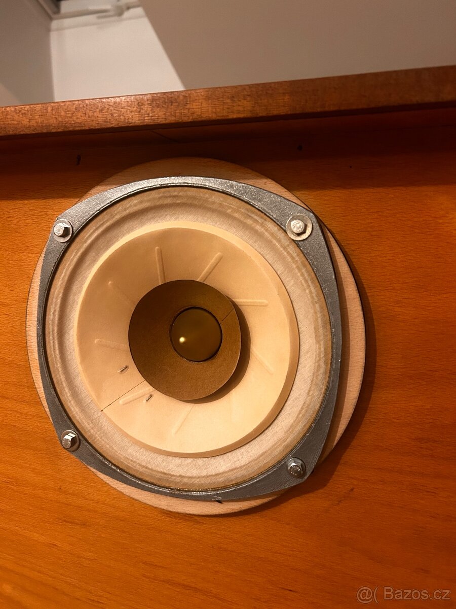 Lowther acousta - 4