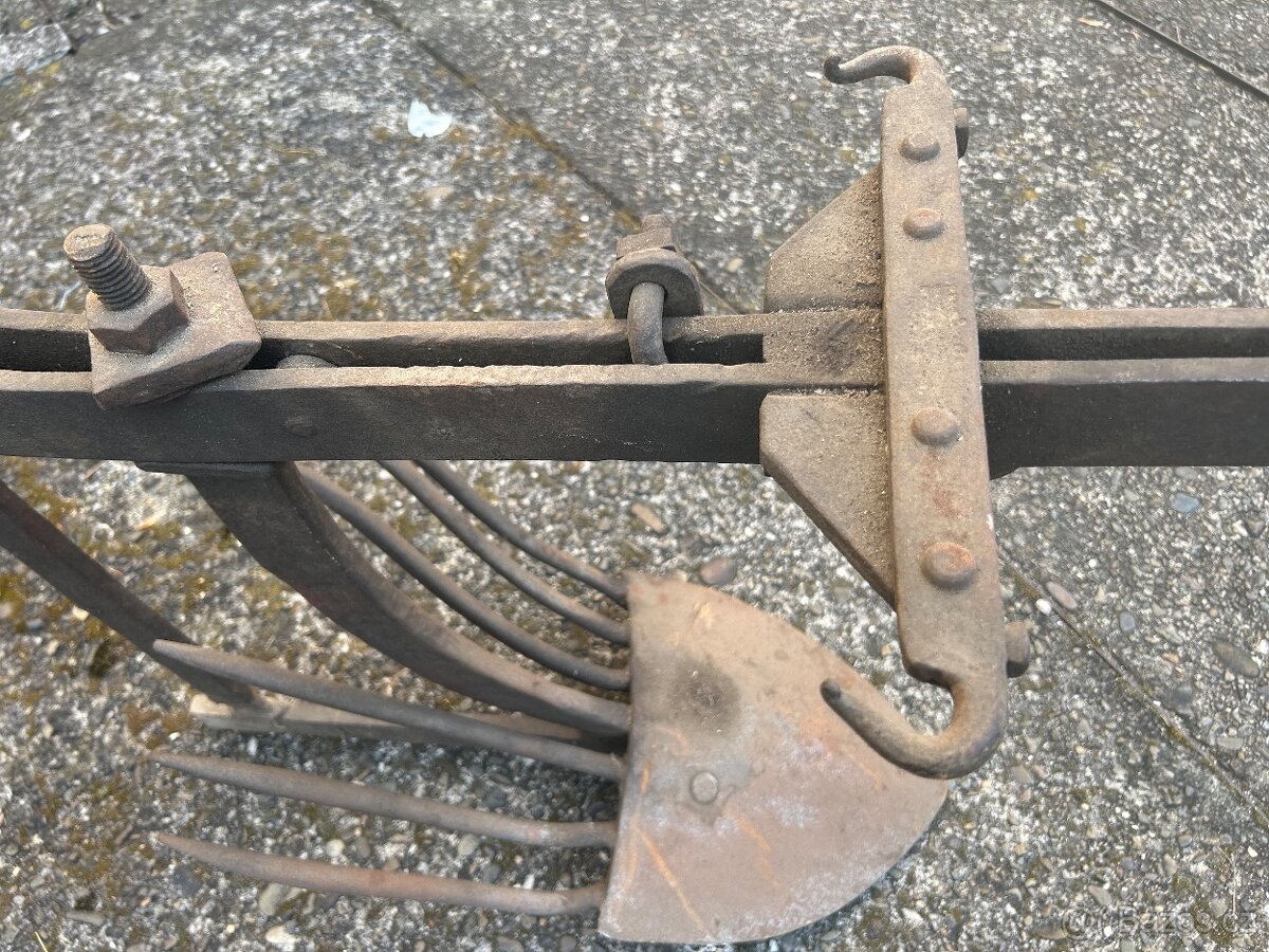 Starý zahradní pluh - 4