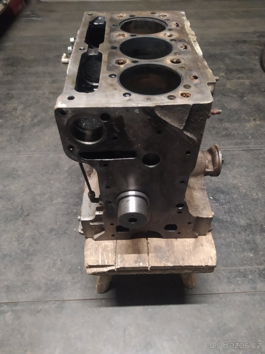 Díly motoru Perkins D 2500 - 4