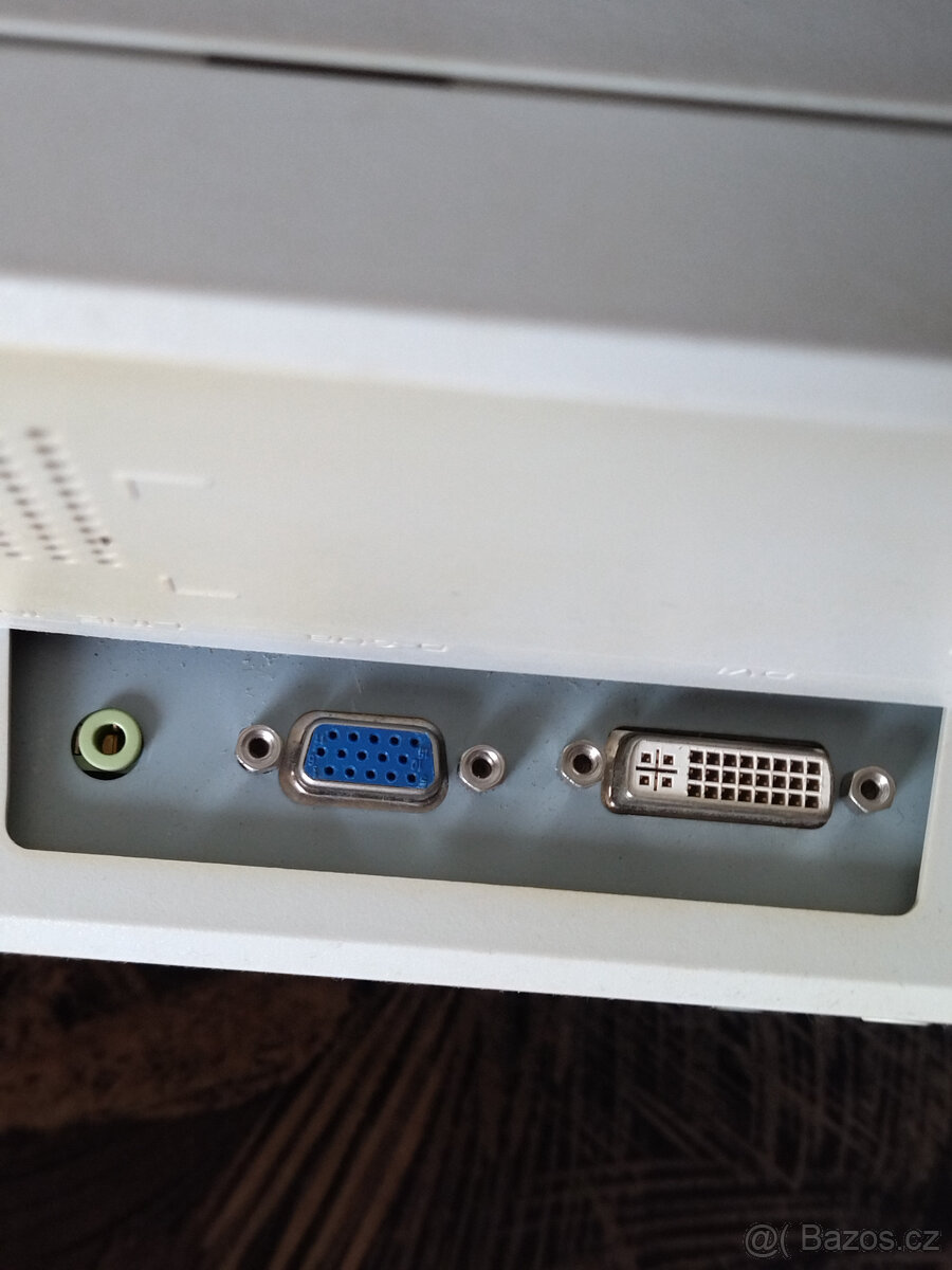 Monitor Fujitsu 22". - 4