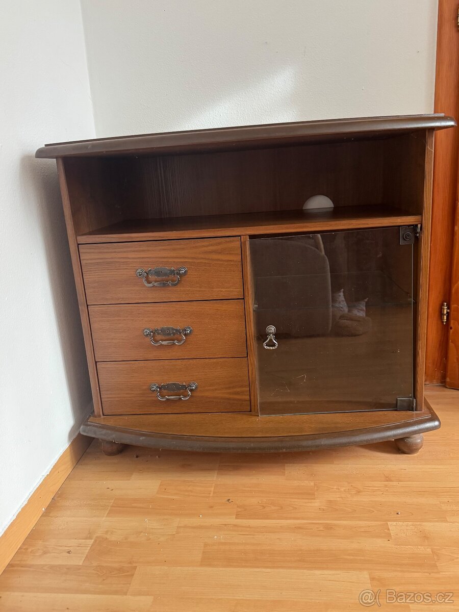 Masivní komoda, tv stolek - 4