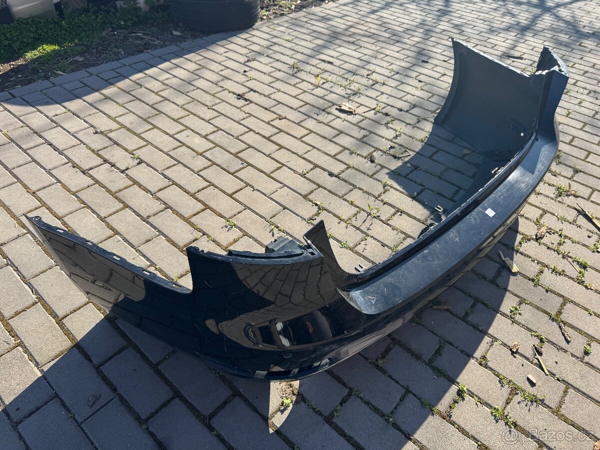Audi A4. 8W - 4