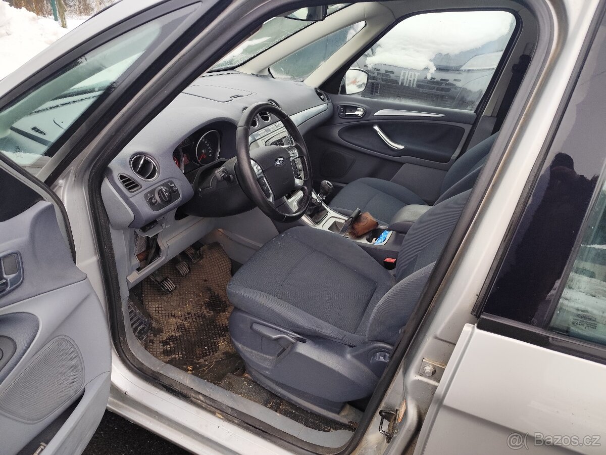 Ford Galaxy 2 - 4
