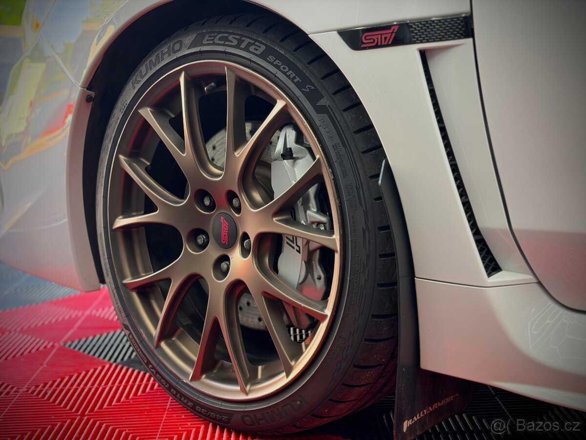Subaru Impreza WTX STI White Edition - 4