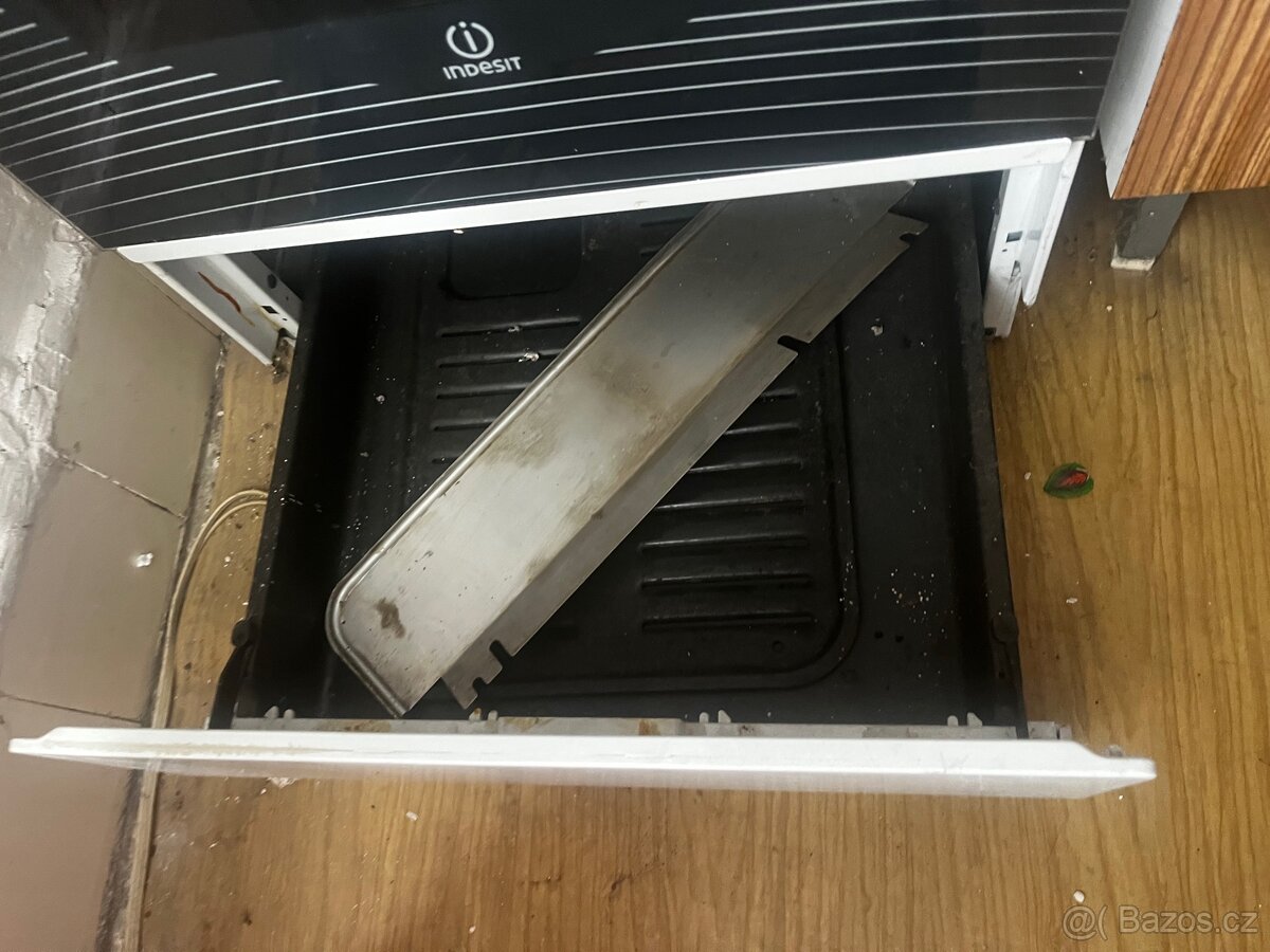 Elektrický sporák Indesit - 4