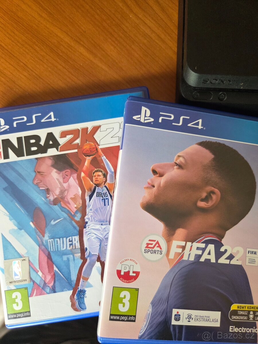 2x ps4 500GB + 8 her a 2 ovladače - 4