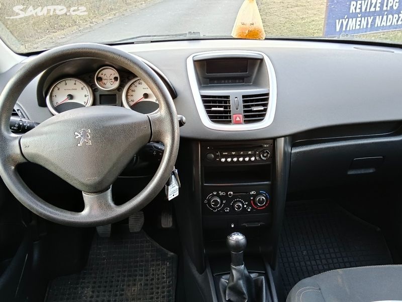 Peugeot 207 1,4i 70kw - 4