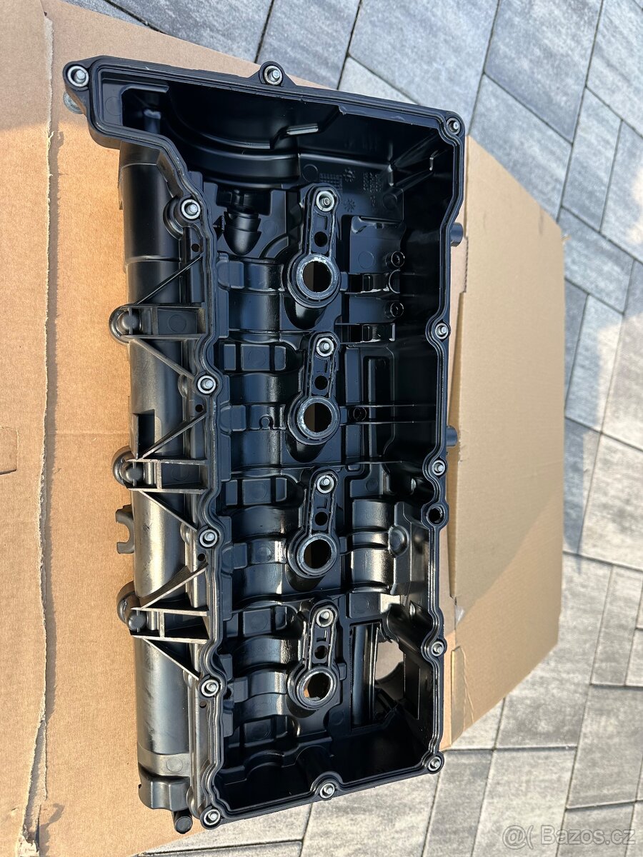 BMW víko ventilů - motor N47 - 4