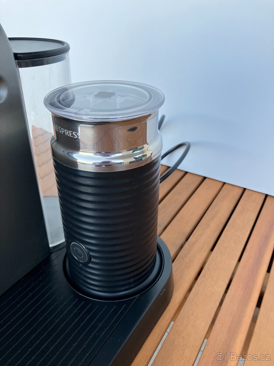 Prodám kávovar Nespresso Krups Citiz Milk - 4