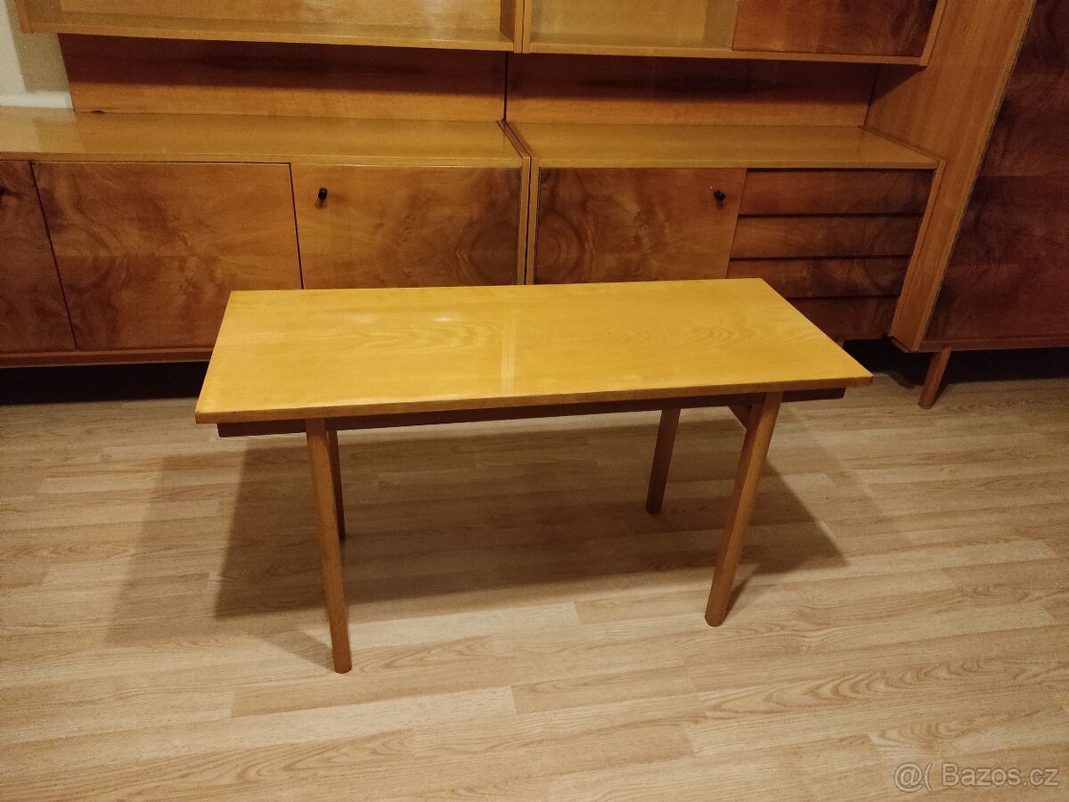 Set retro nábytku - skříň, vitrína, prádelník a stoly - 4