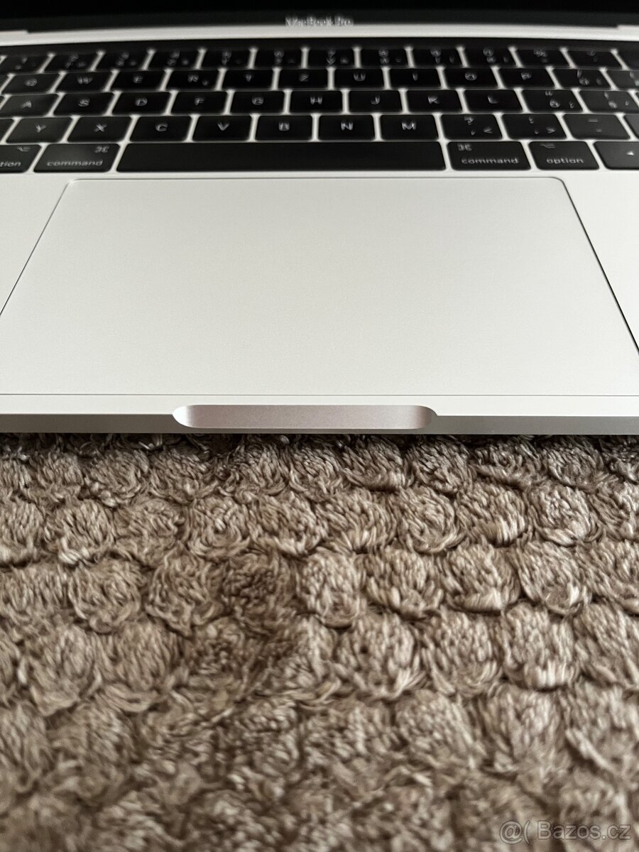 MacBook Pro 16GB 256GB (13”) - 4