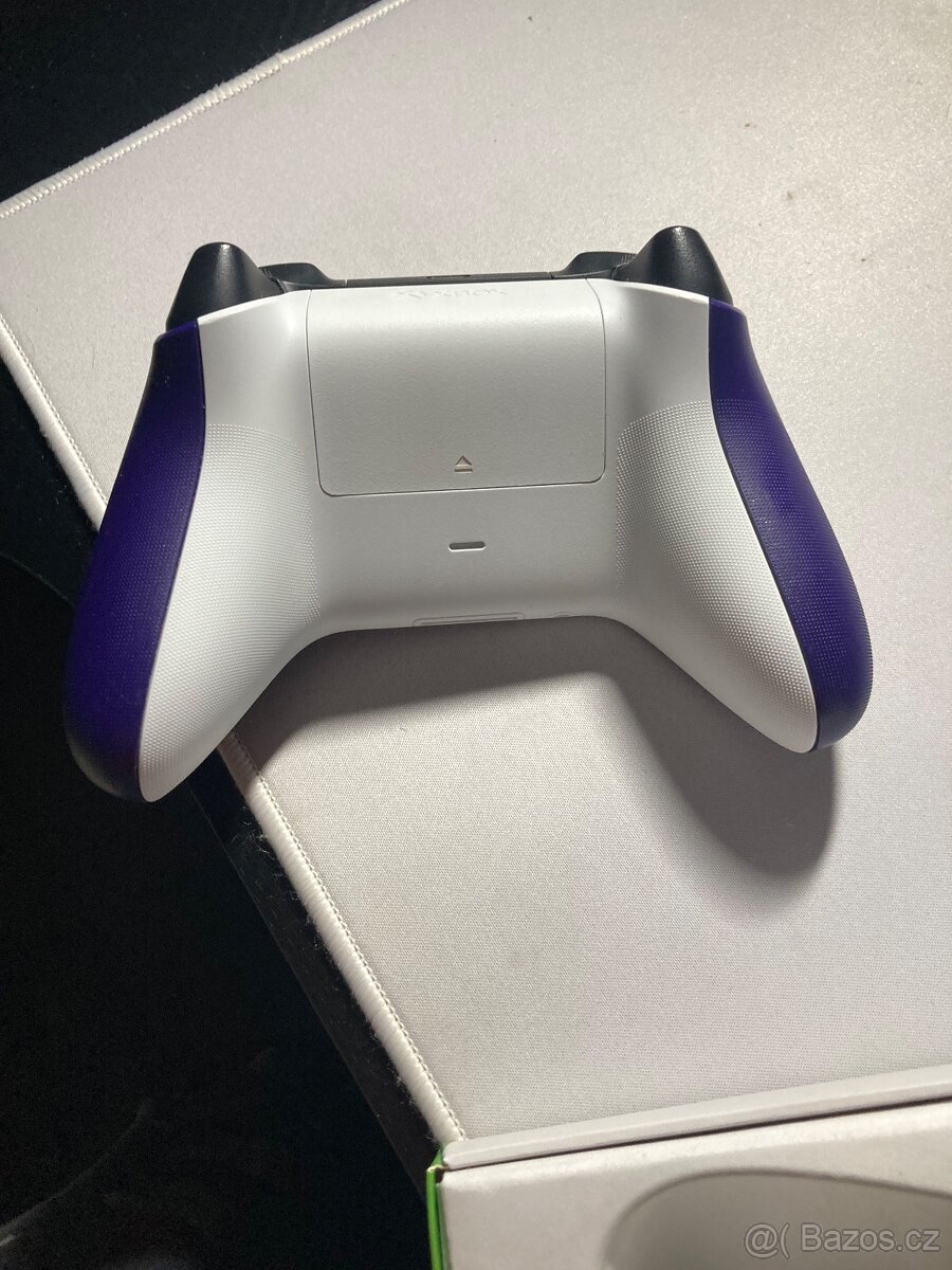 Xbox Wireless Controller – Astral Purple (použitý, velmi dob - 4