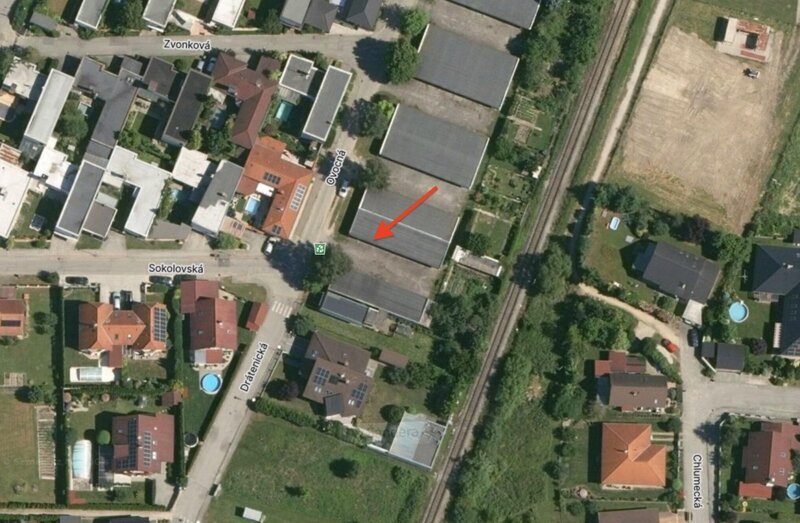 Prostorná garáž (18 m²) s elektřinou v ulici Ovocná, Rožnov - 4