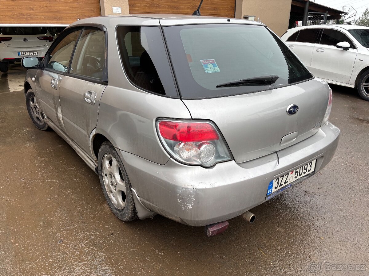 SUBARU Impresa kombi - 4