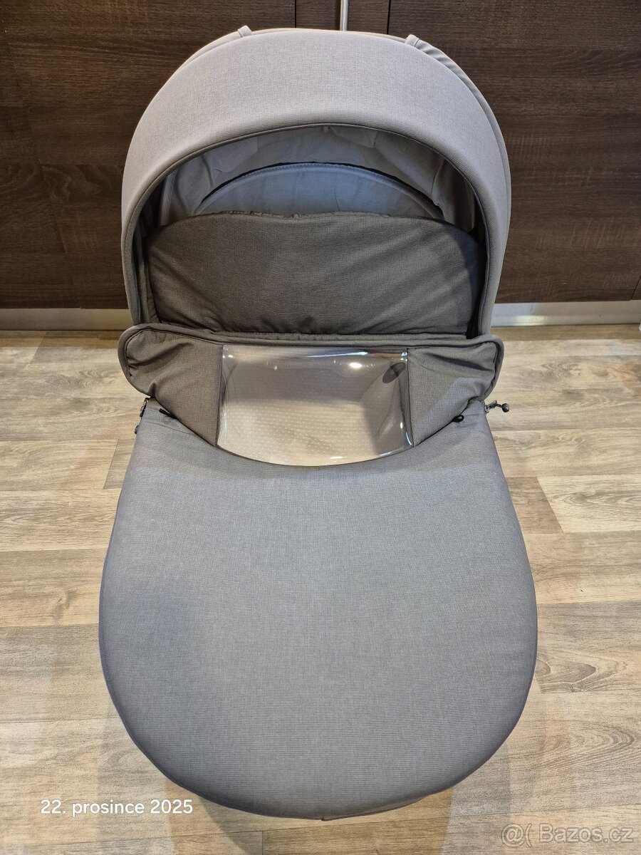 Kočárek a autosedačka - 4