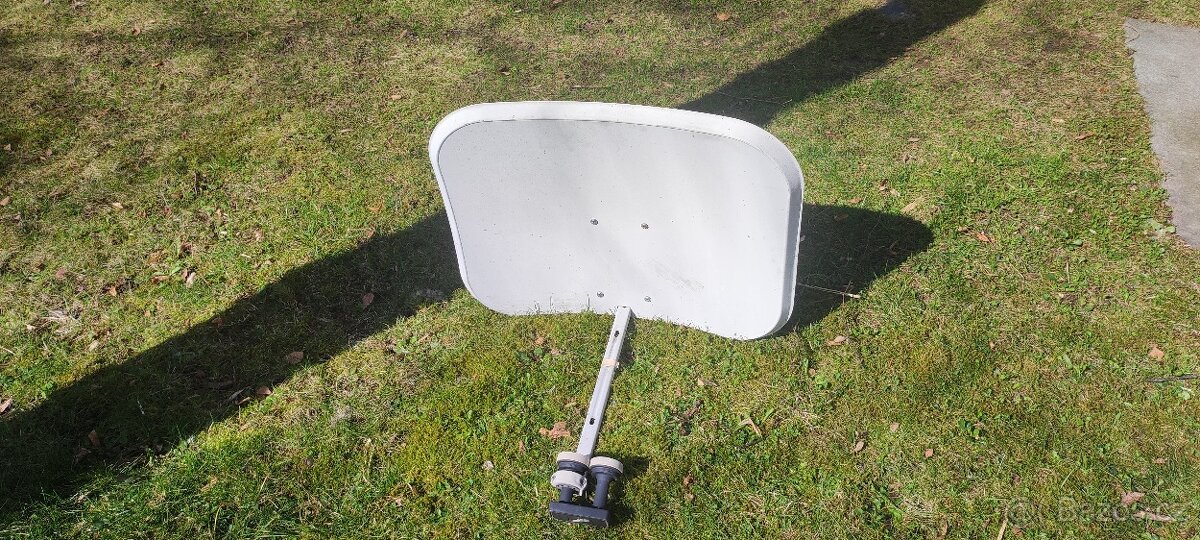 Satelit Amiko s parabolou - 4