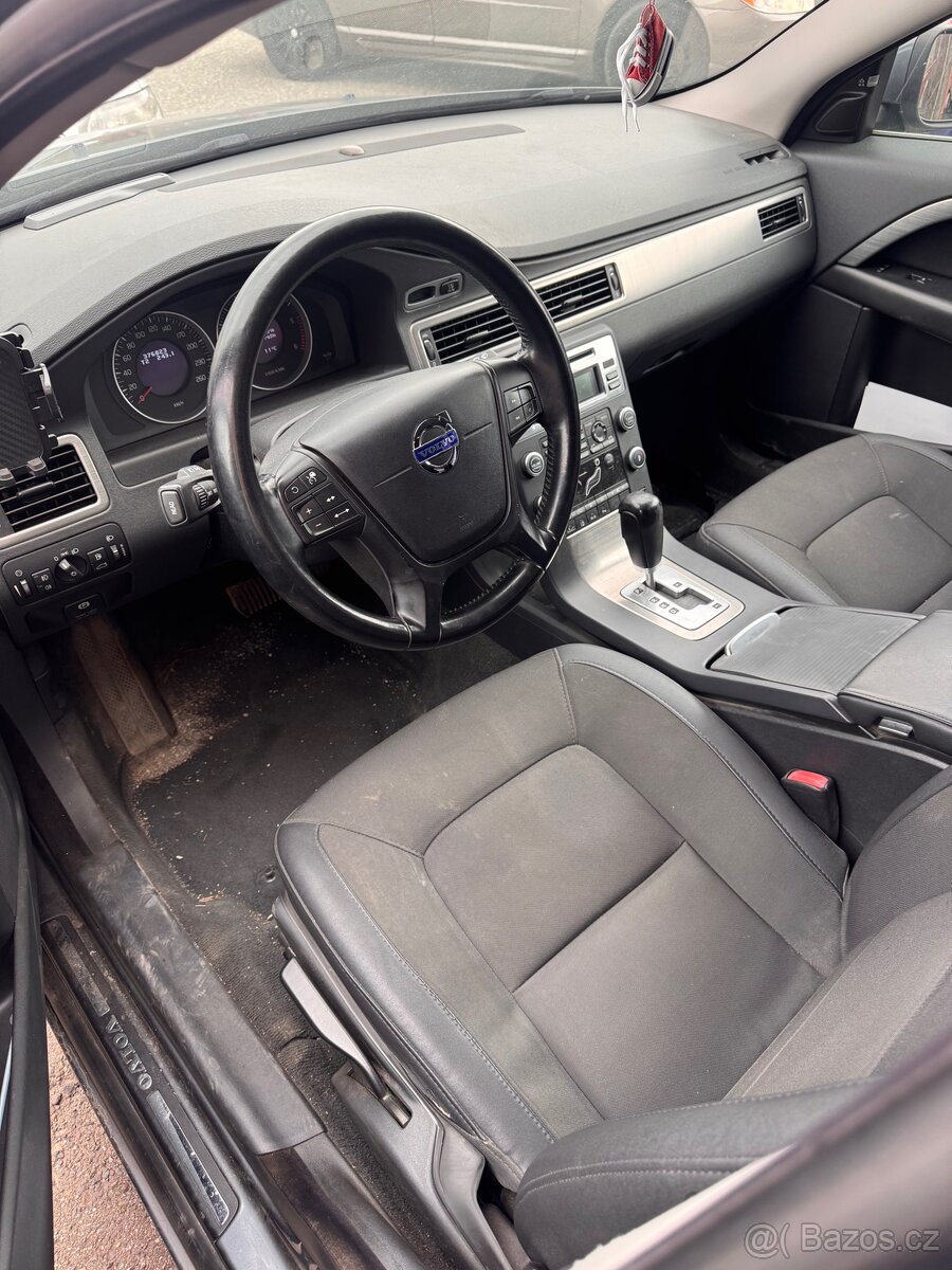 Volvo V70 D3 2011 náhradní díly - 4