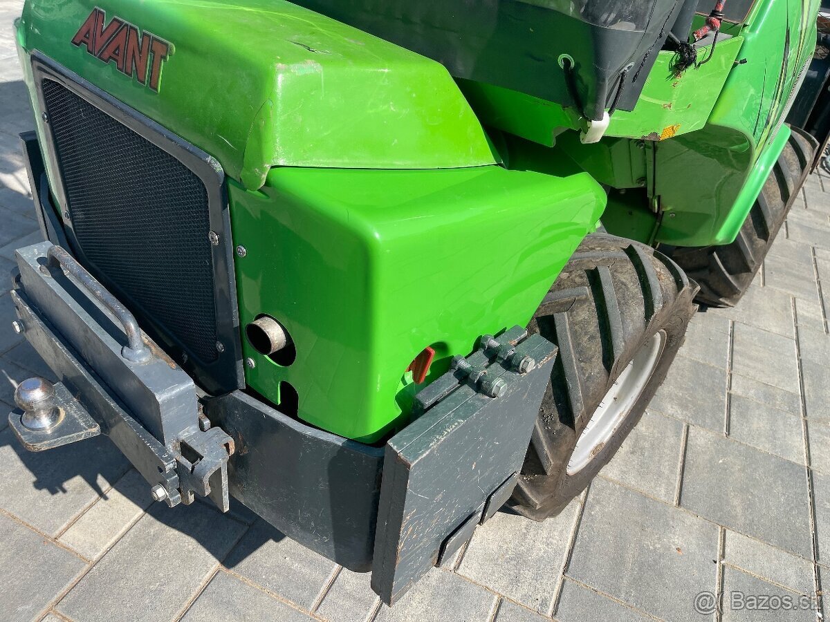 Avant 420 - pravy kryt motora - 4