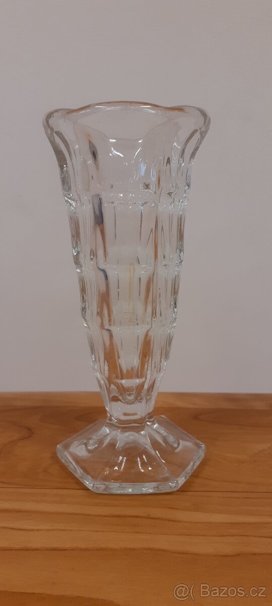 Vázička masivní, lisované sklo, Art Deco, LORD, R. Schroter - 4