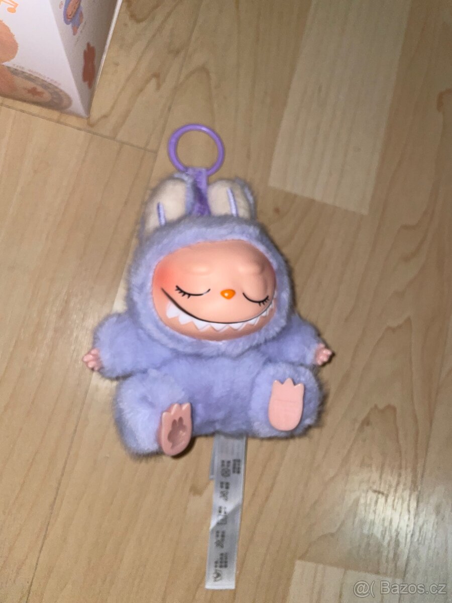 Labubu Have A Seat - 4