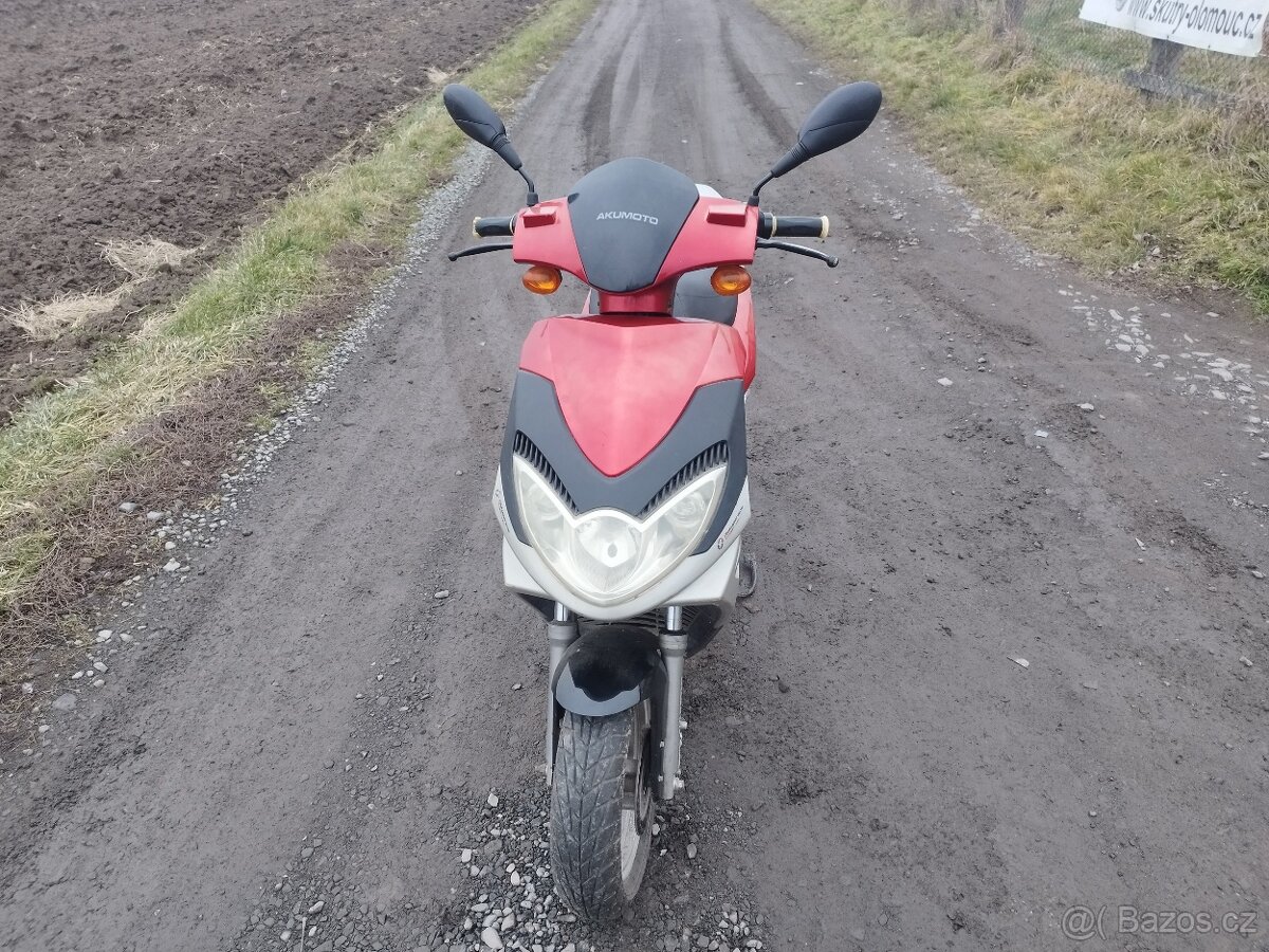 Prodám Elektroskútr Akumoto - 4