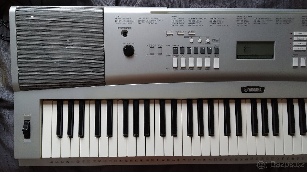 Klávesy Yamaha DGX 220 - 4