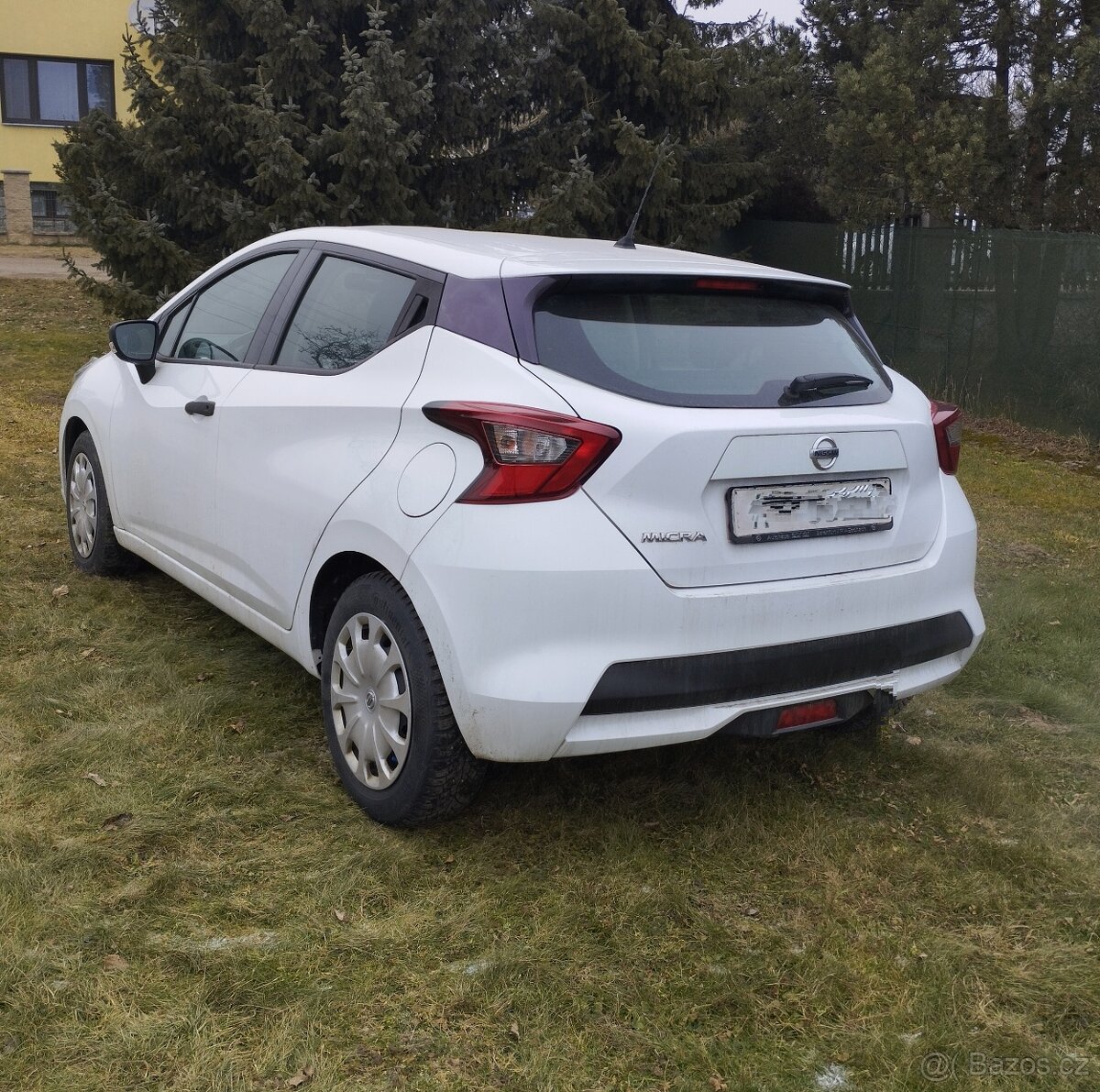 Nissan Micra 1.0i - 4