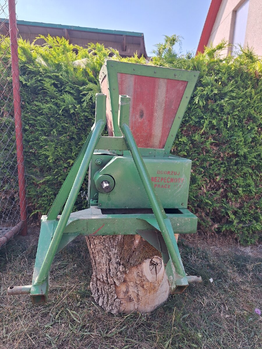 Štěpkovač (špalíkovač) - 4