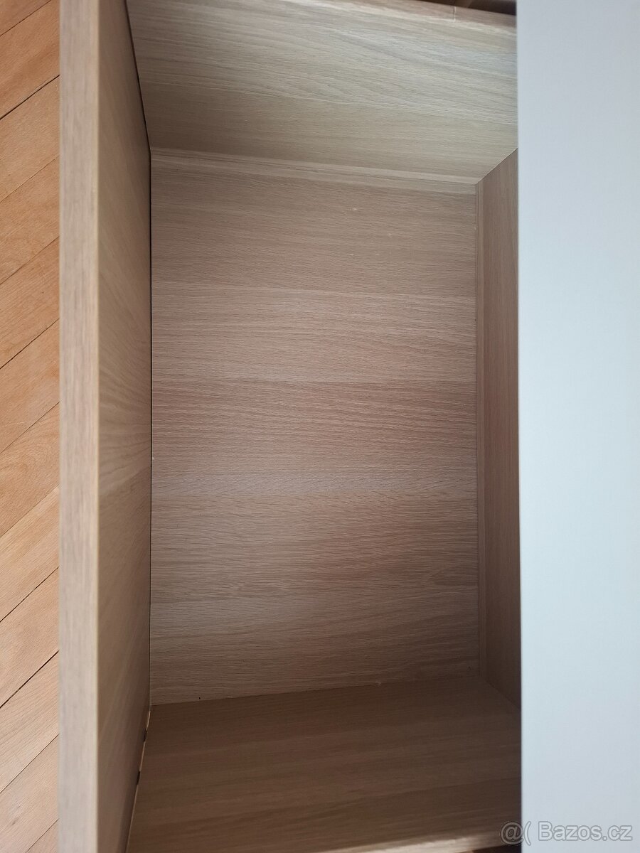 Skřínka se šuplíky - 4