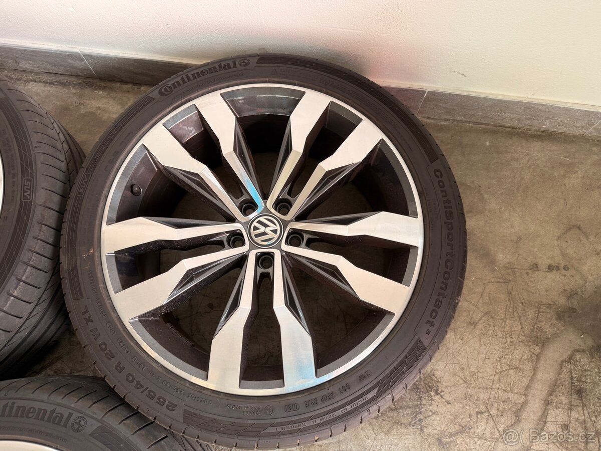 Kola VW Tiguan R Line. 20’. - 4