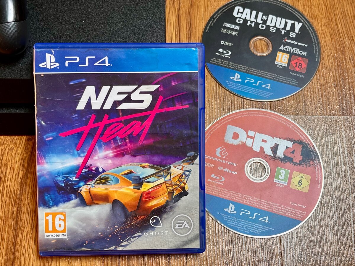 PlayStation 4 + 3 hry + ovladač - 4