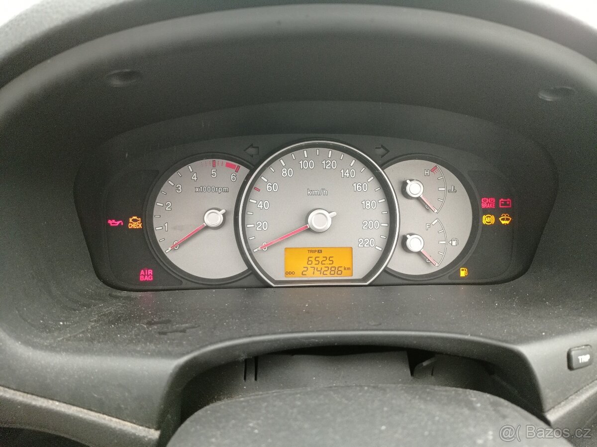 Kia Carens CRDi na díly - 4