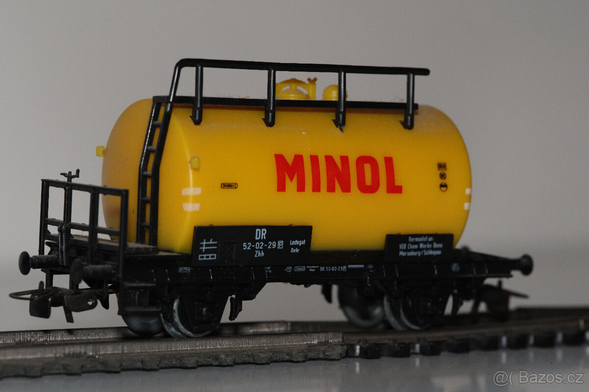 Model vagonu H0 - nákladní cisterna - 4