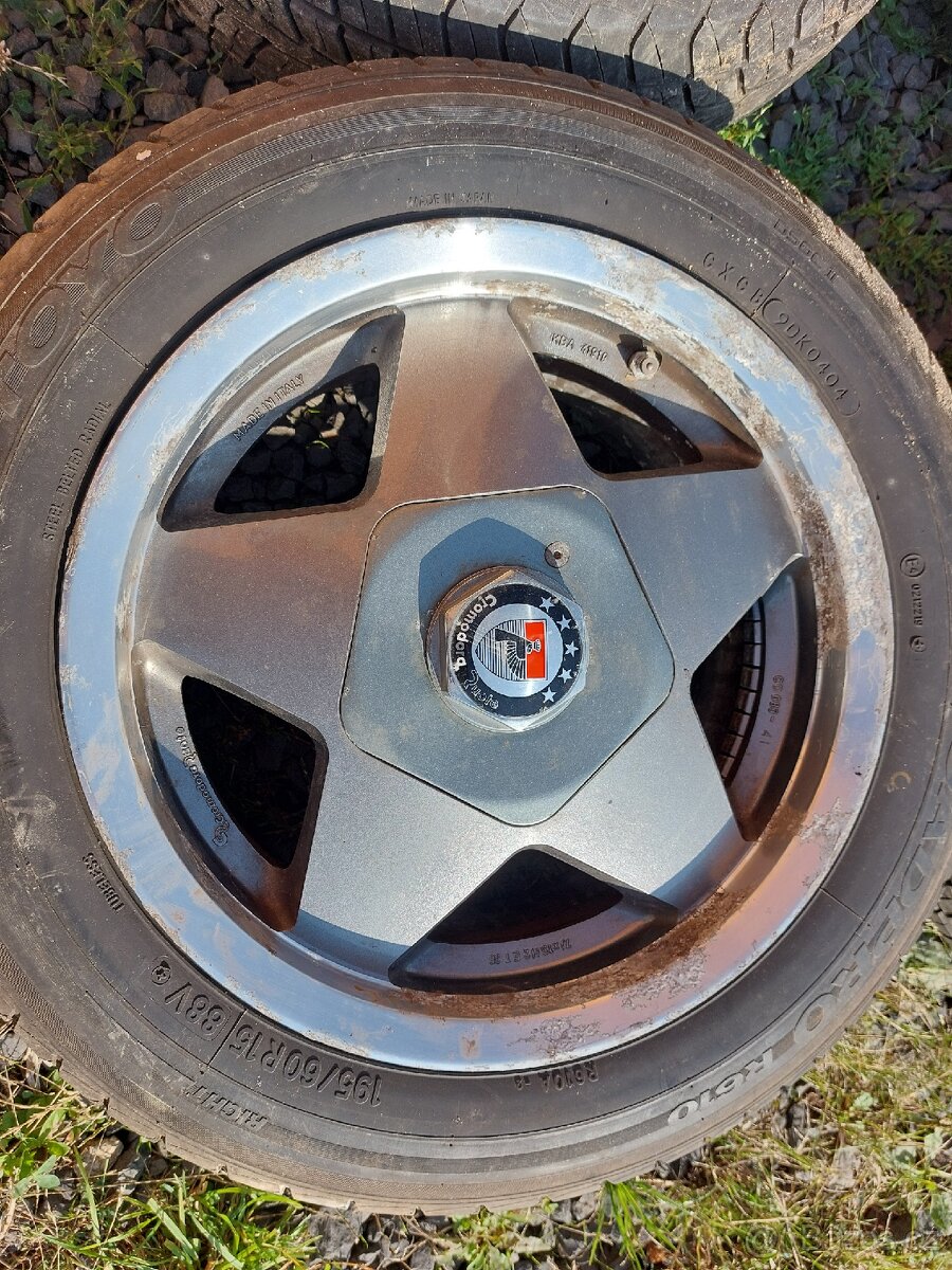 Retro alu kola 15" 4x114.3
5 000 Kč - 4