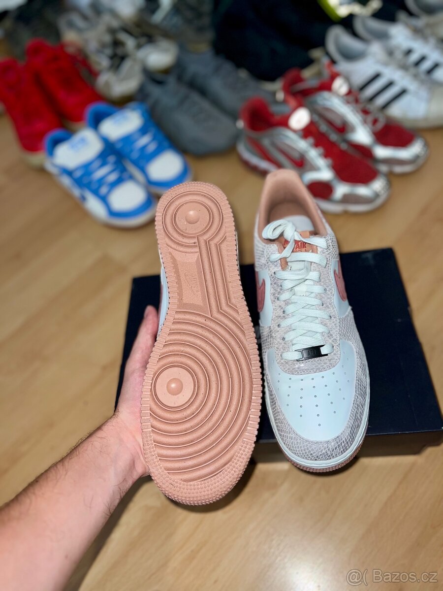 Nike Air Force 1 Low LV8 - 4