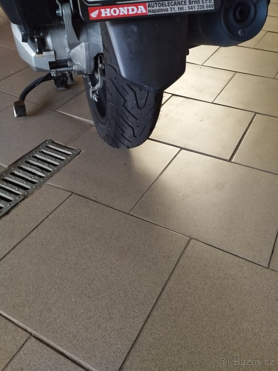 Skútr Honda PCX 125 - 4