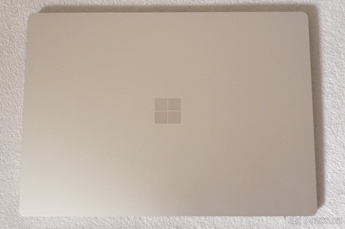 Microsoft Surface Laptop 3 15" 8GB RAM / 256GB - 4