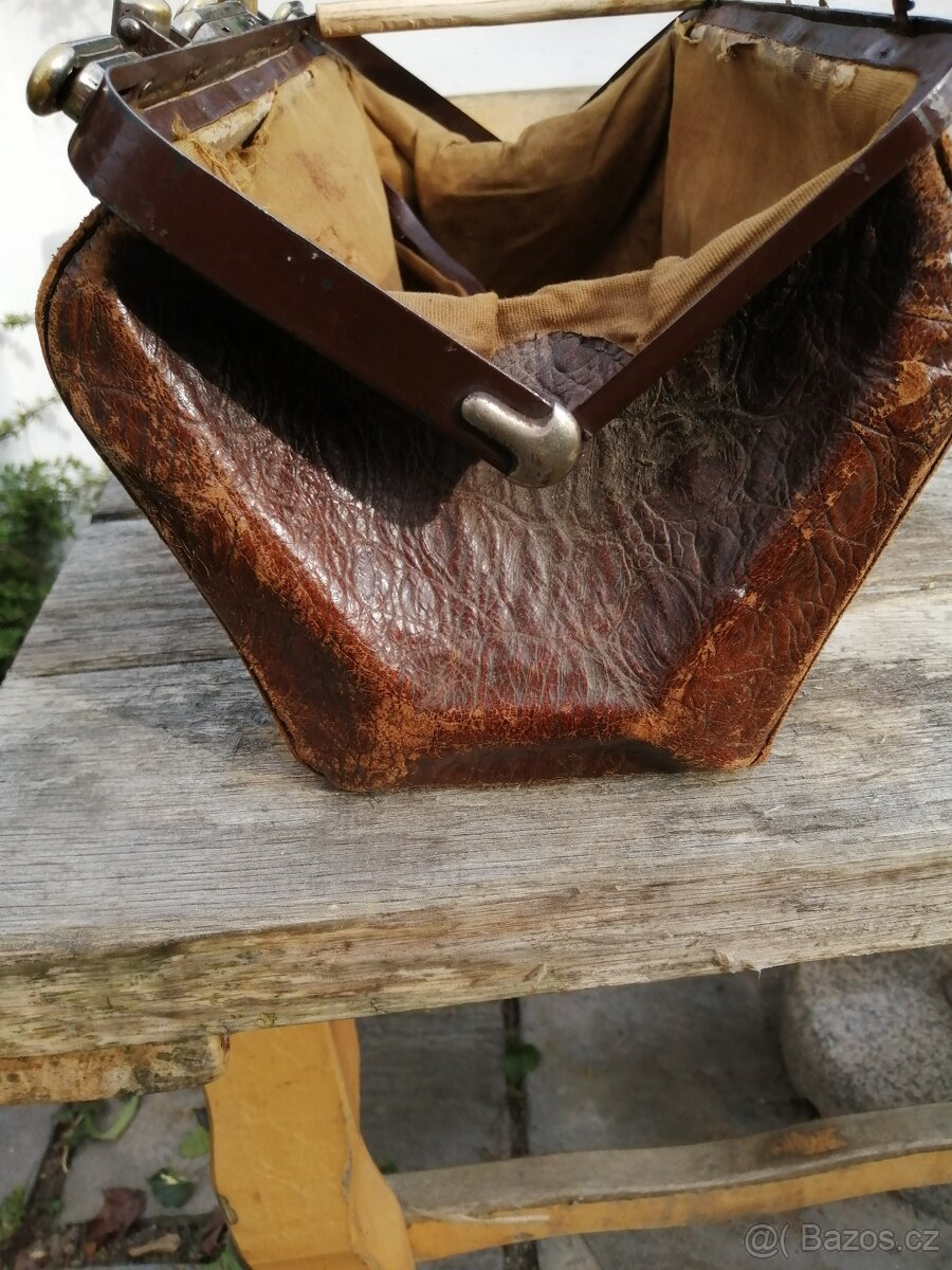 Větší lékařská brašna - 4