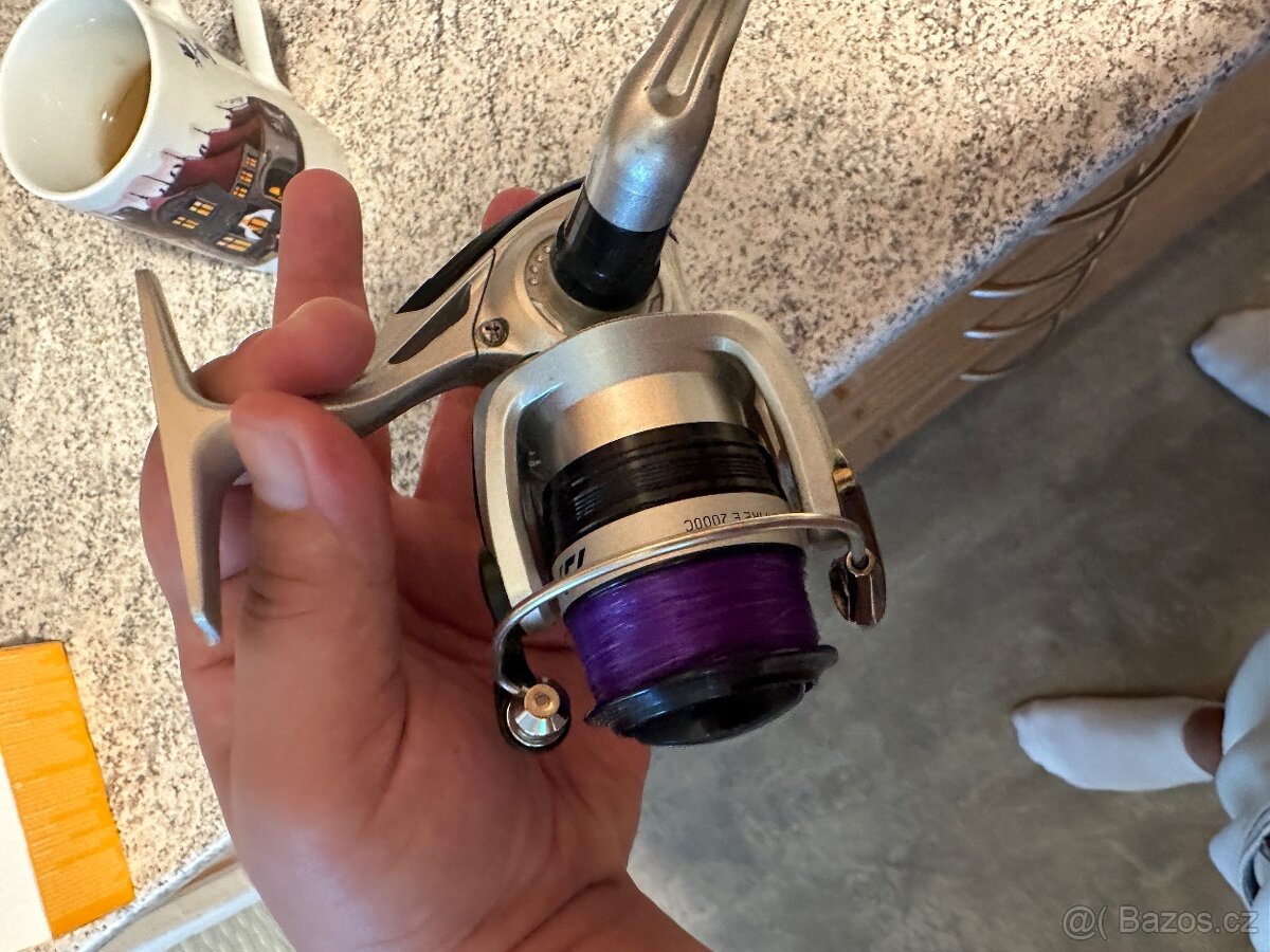 Naviják Daiwa Sweepfire E 2000C - 4