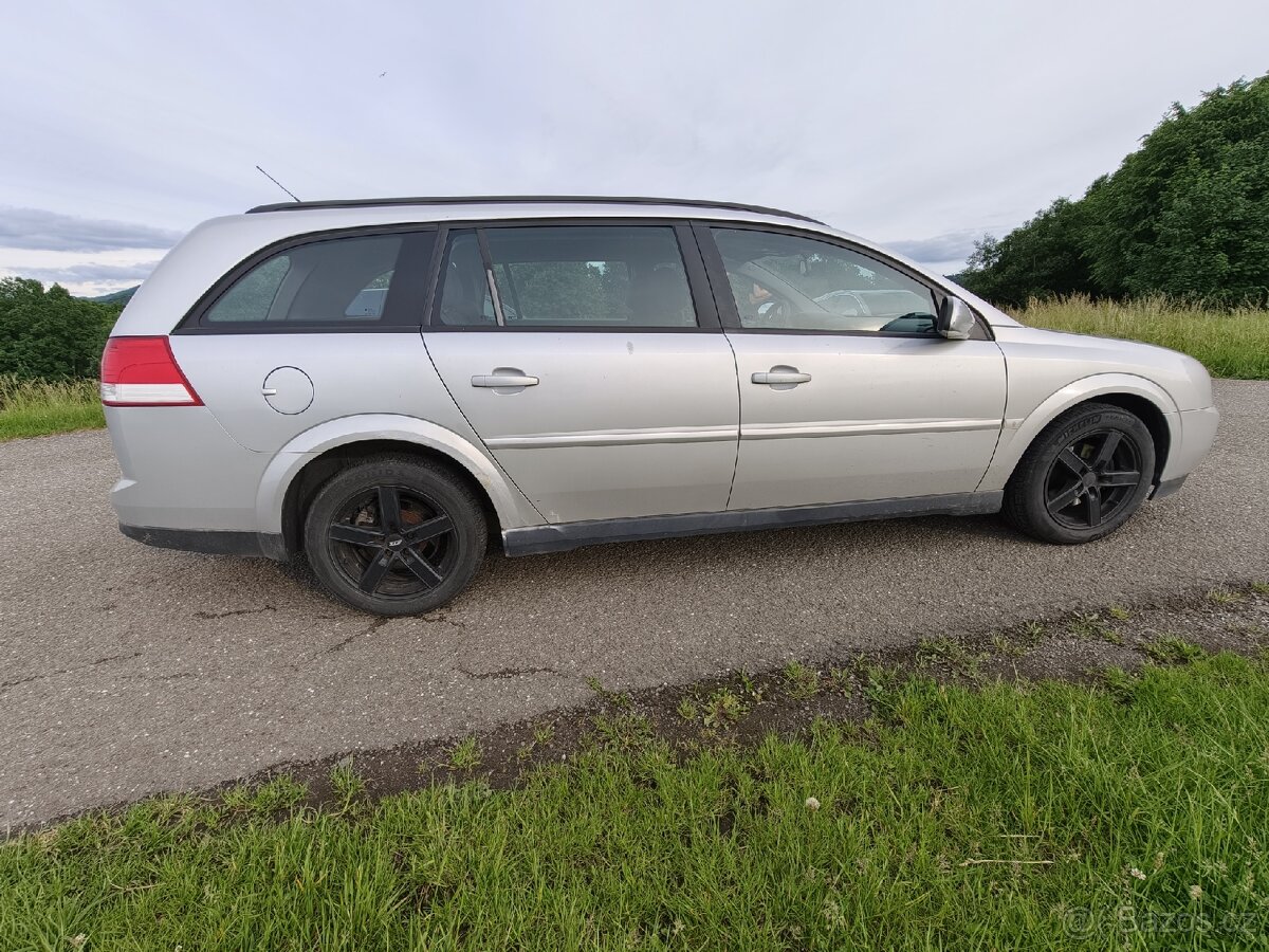 Opel Vectra 2.0 DTI 16V kombi, 2004, 230 000 km - 4