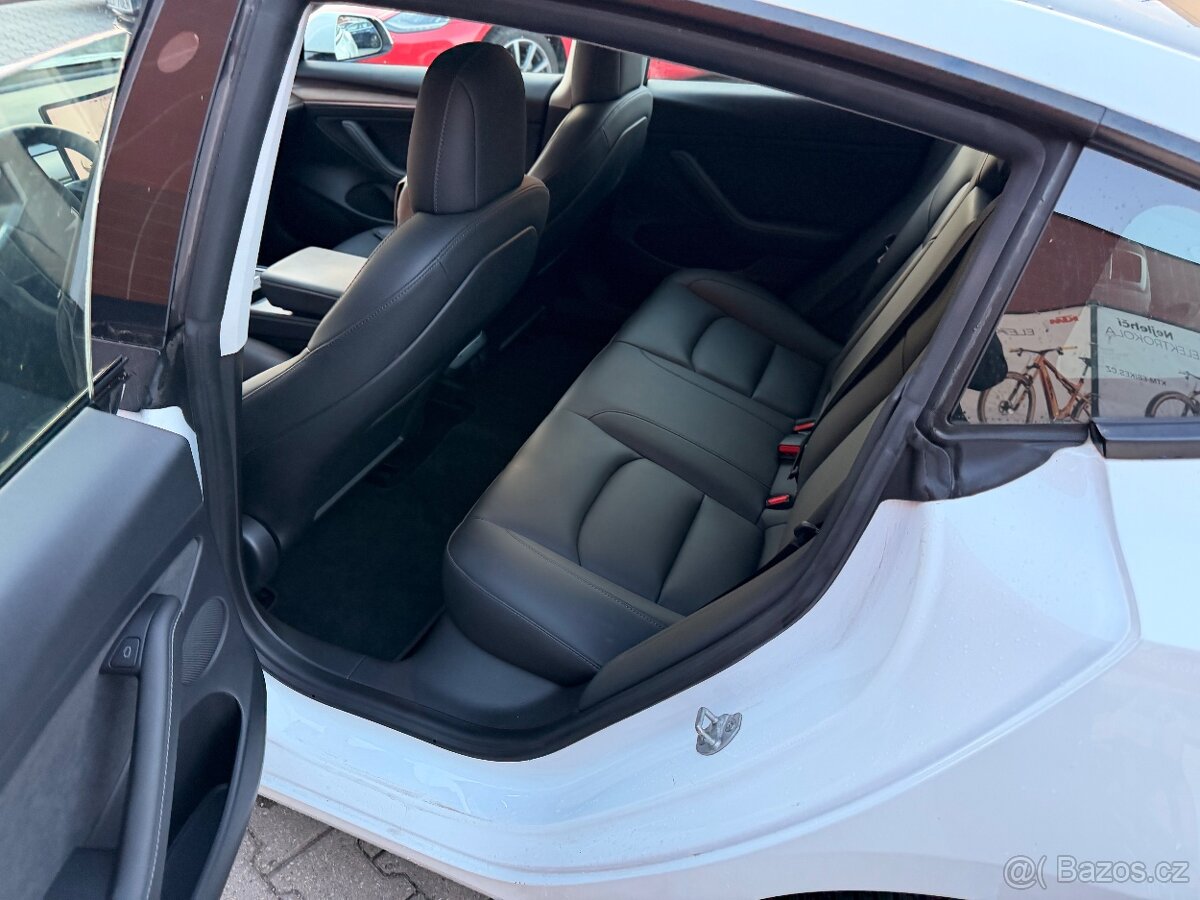 Tesla Model 3 | 2021 | LFP | 92 % | - 4