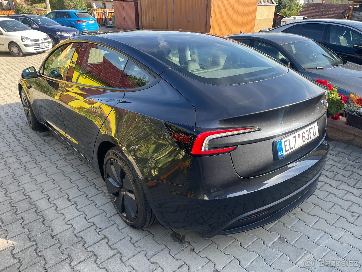 Tesla Model 3, Long Range highlander r.v. 2025, jen 8000 KM - 4
