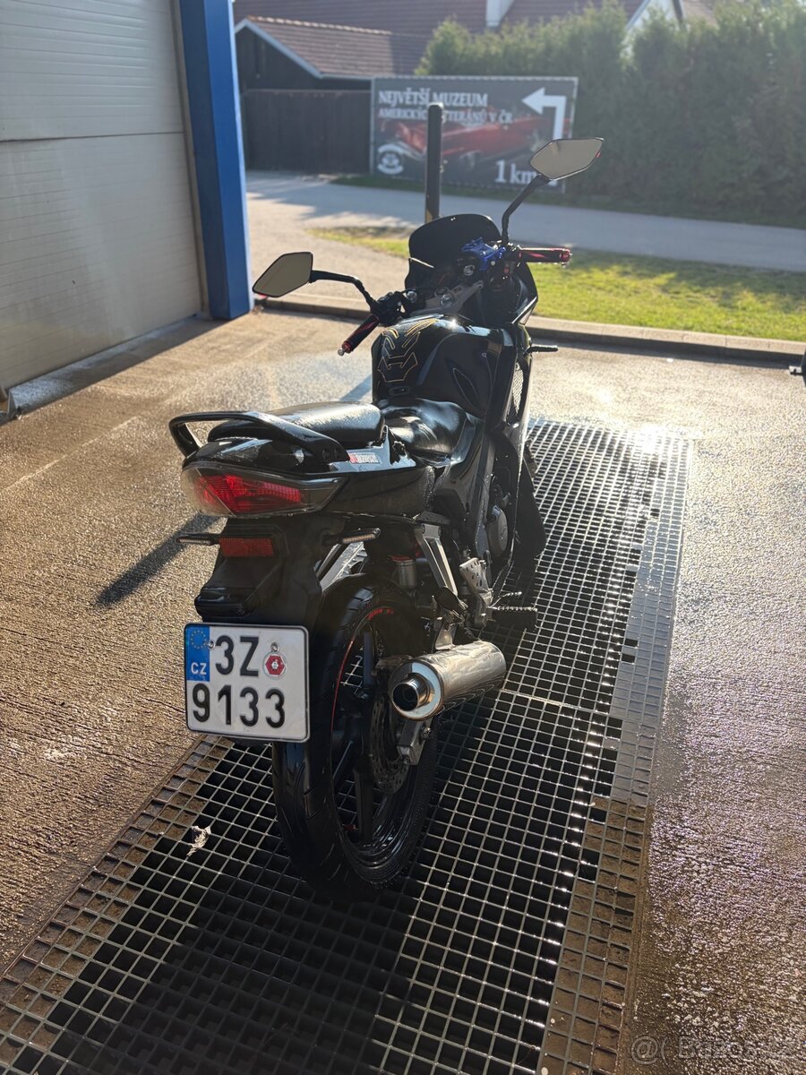Honda CBR125R - 4