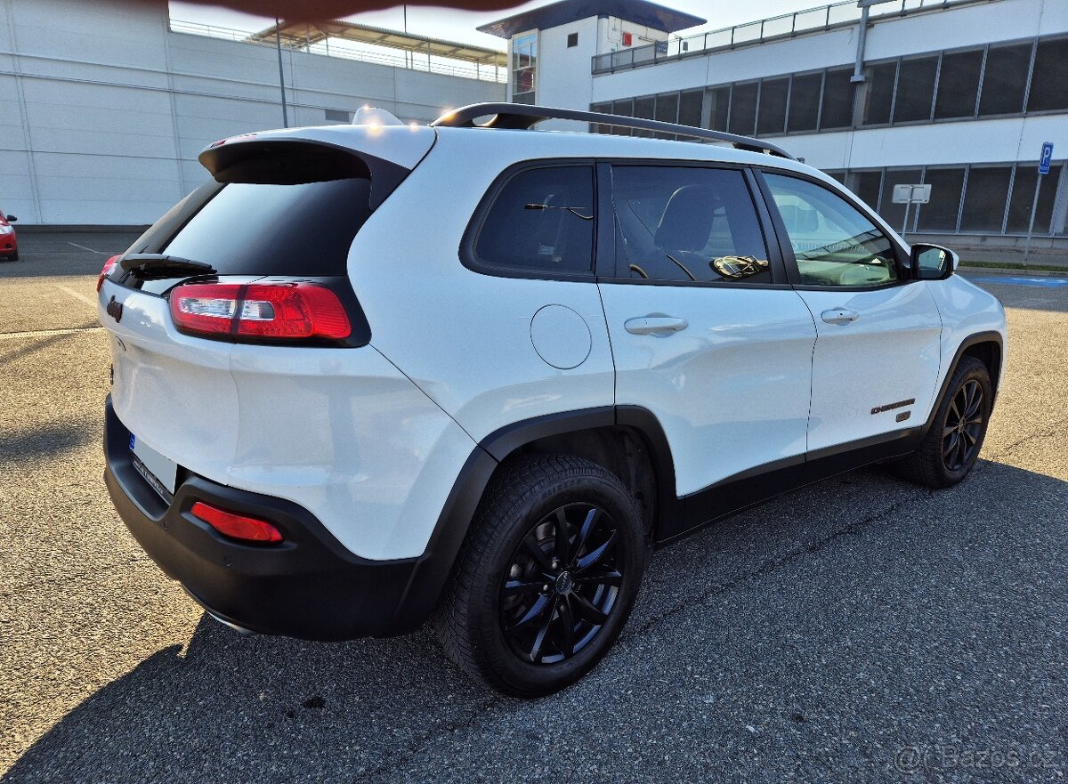 JEEP CHEROKEE 2.2MJET147KW 2016 OVERLAND EDICE FULL VÝBAVA