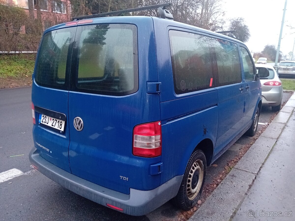 VW TRANSPORTER T5 2.0 TDI 2012 8 MÍST - 4