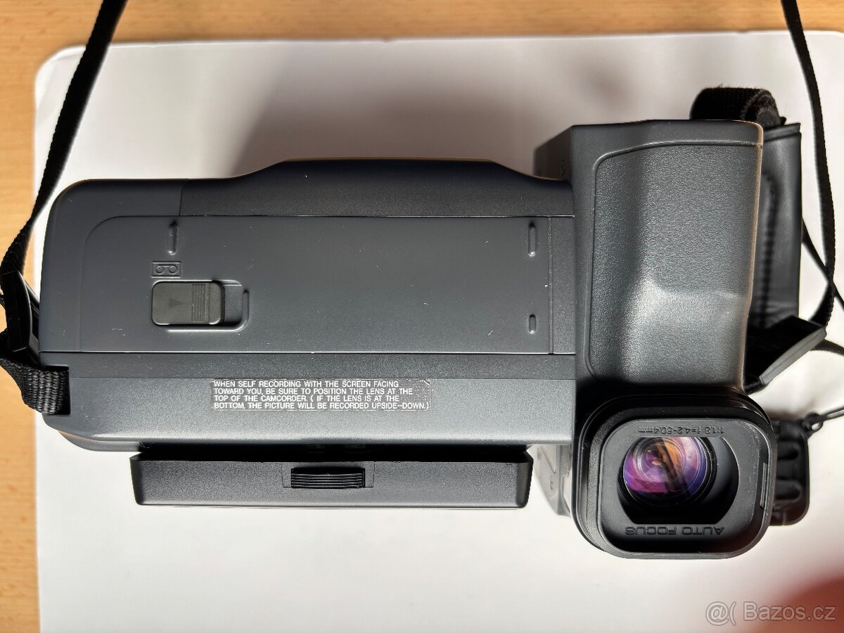 Sharp VIEWCAM Hi-Fi 8 Monaural - 4