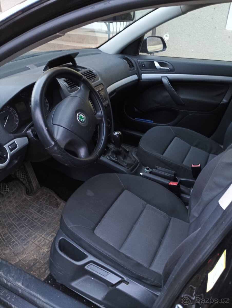 Octavia 1.6 85Kw - 4