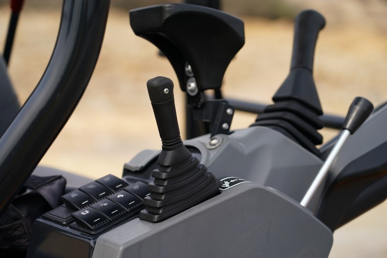 Minibager YUCHAI U17 Premium 1720 kg - 4