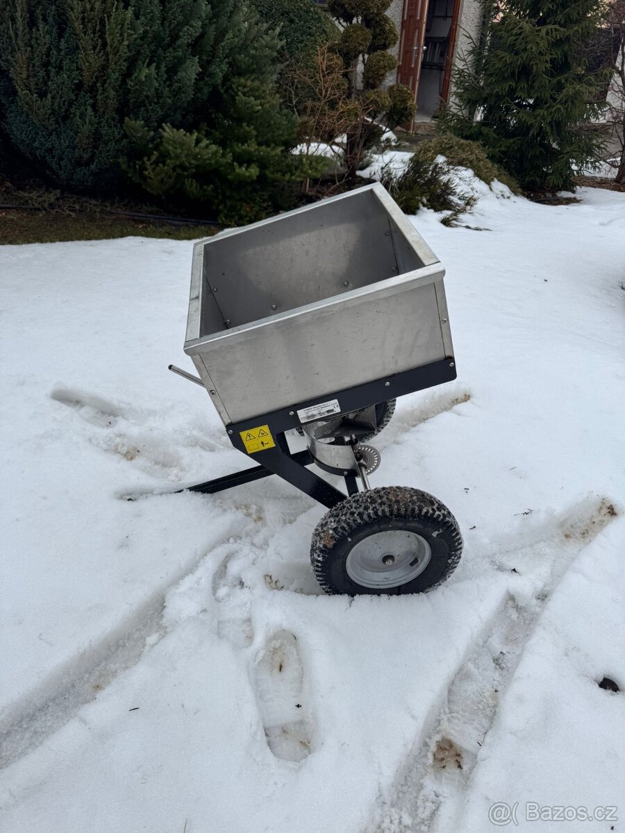 Rozmetadlo za traktor RV 200 - 4