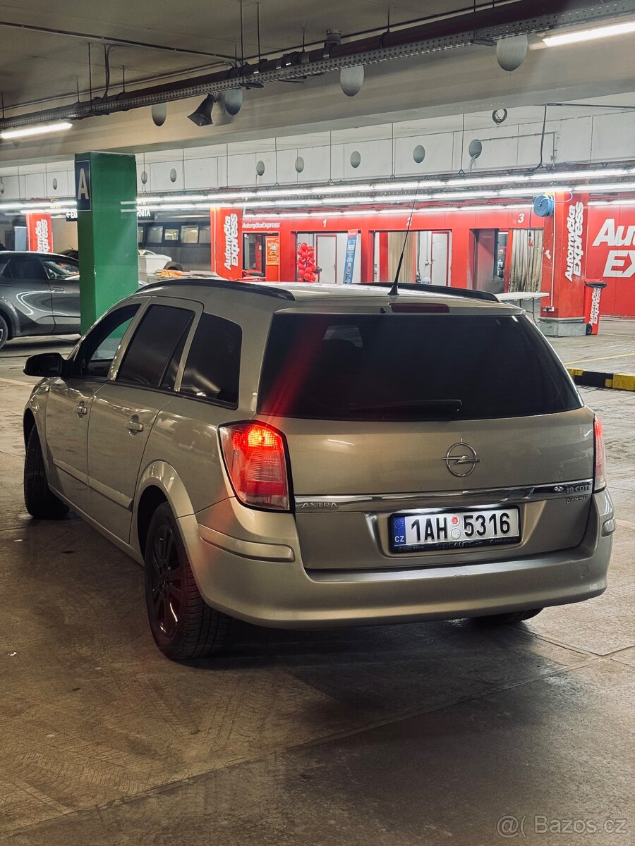 Opel Astra H 1.9 CDTI - 4